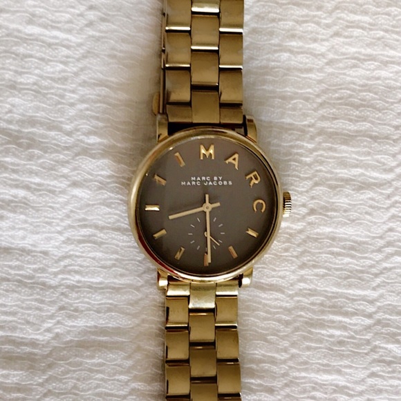 Marc by Marc Jacobs Baker Gold Watch - Picture 2 of 3